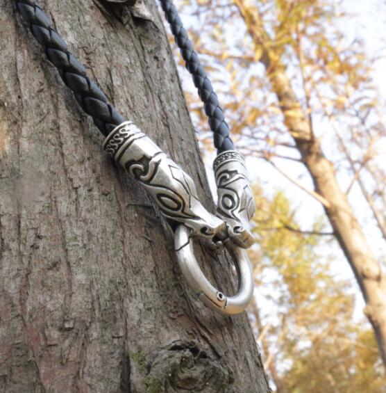 Circle clasp deals necklace