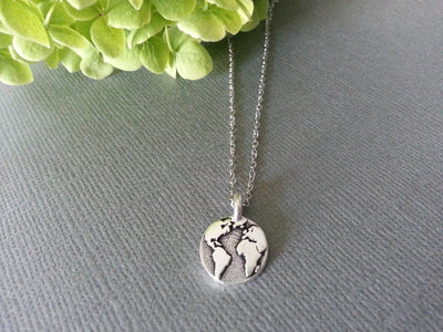 World Traveler 1.6" Silver Zinc Pendant w/18" Chain Unisex